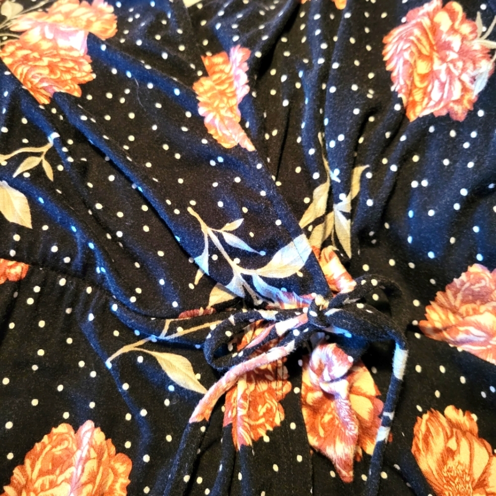Torrid Black Foral Dot Jersey Faux Wrap Dress size 2X - Picture 4 of 5